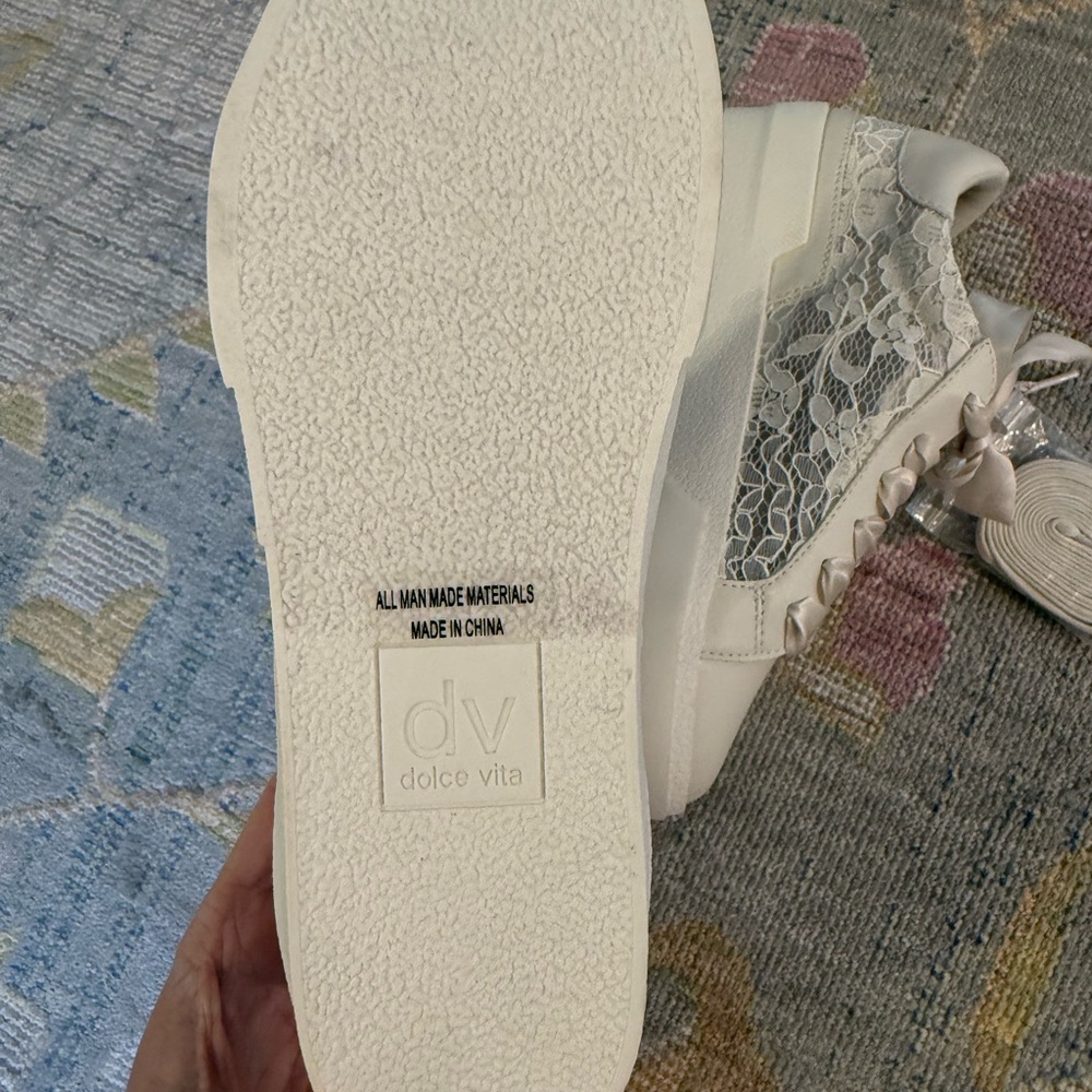 Dolce Vita Ivory Satin Lace Women's Sneakers 7.5 - Picture 7 of 8